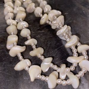 🌊 Authentic Mother of Pearl Necklace. 🌊
